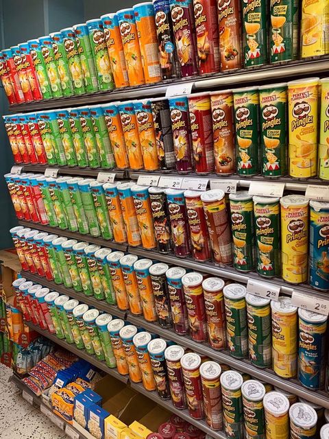 Premium Quality Pringles Original Crisps Available in 40g and 165g Tasty Potato Snacks with Fast Delivery and Wholesale - Image 3