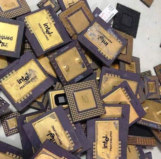 Wholesale Used Intel Pentium Pro Gold Ceramic CPU Scrap Six-Core Athlon Processor Gold Pin LGA 1366 Desktop Socket Type - Image 1