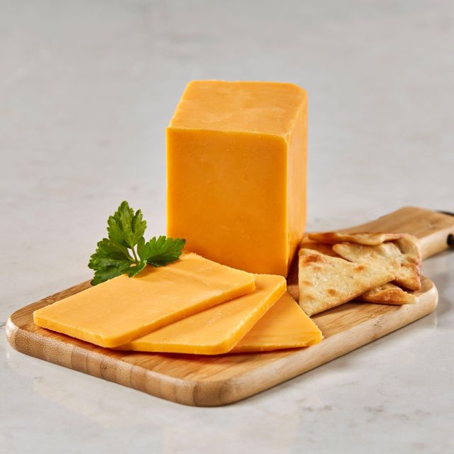 Premium Dairy Export Cheddar cheese Blocks With Natural Aging Fresh Chilled Packing For International Wholesale - Image 2