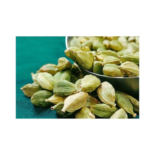 best green cardamom elaichi pods for cooking top grade green elaichi cardamom pods bulk supplier premium spice for export tea companies and food industriestea desserts and sweets high quality spice with rich flavor and long shelf life - Image 4