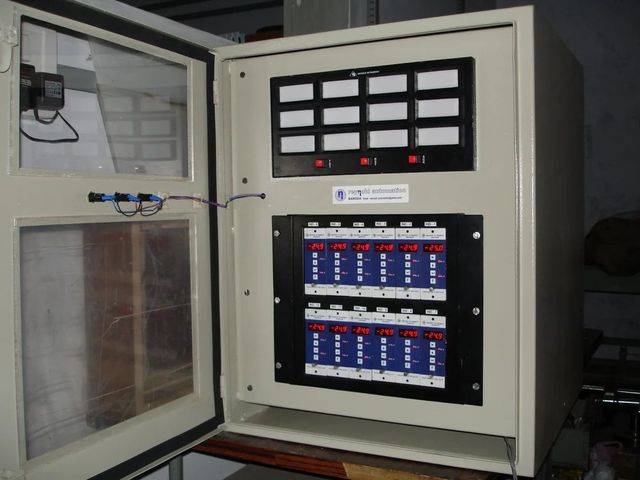 Euro Card Format Universal Indicator & Controller for Industrial - Image 1