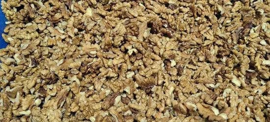 Chinese Mix Walnut Kernels Cheap Price Nuts Quarters Light Amber Mix Color - Image 3