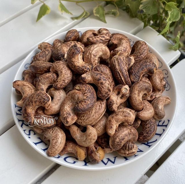 Roasted Whole Cashew Nuts - Image 2