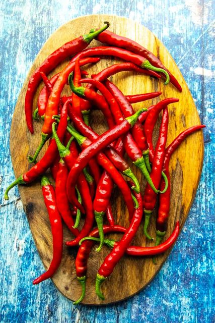 Premium Red Fresh Chili Pepper Farm Picked Natural Hot Flavor For Restaurants Grocery Stores And Daily Cooking Needs - Image 4