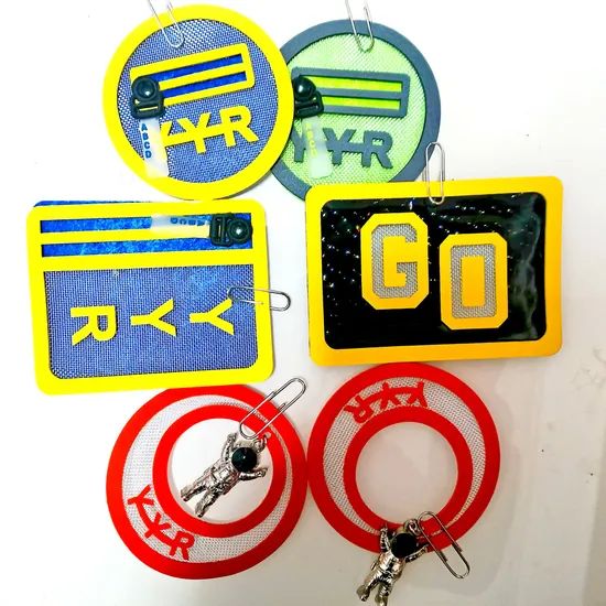 Customized PVC Leather Label with Metal Logos Size 4cm*9cm Origin China Gender Unisex Model NO. 9203 Style Velcro-on Age Group - Image 6