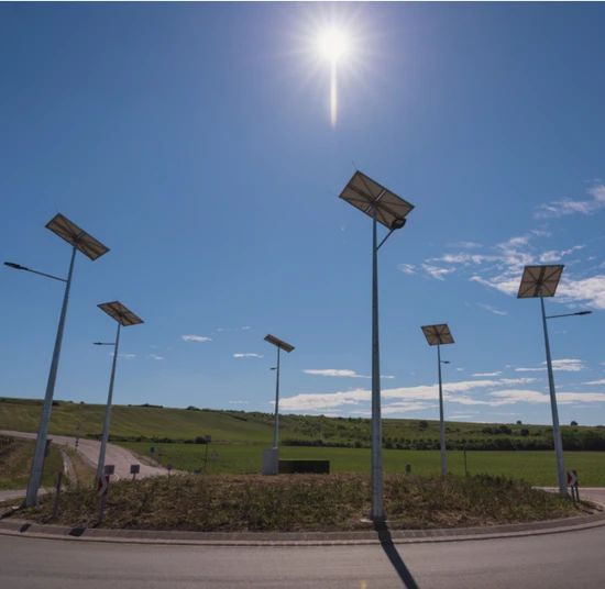 Road Smart Solar Street Light 150W LED Street Light - Image 2