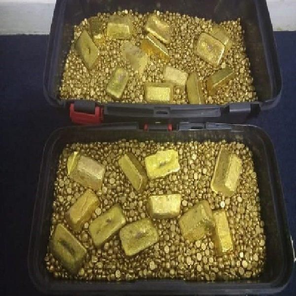 Gold Nuggets / Gold Bar - Image 1