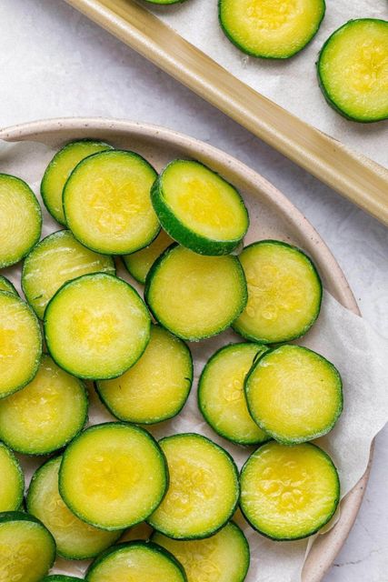 High quality zucchini prepared for wholesale buyers needing steady volume - Image 1
