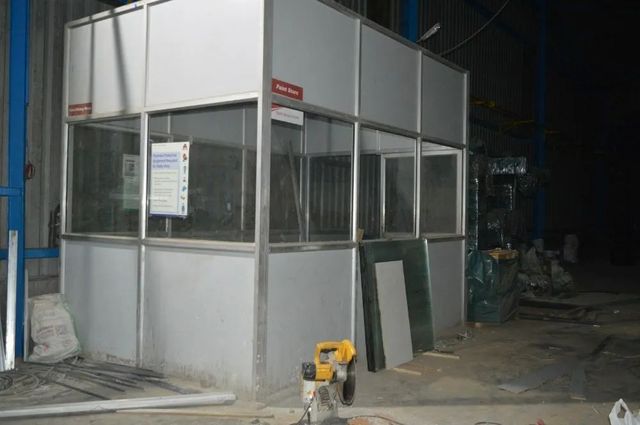Aluminium Partition Work Size / Details Customized Price Range Rs. 175-190/- Material Aluminum and partition - Image 2