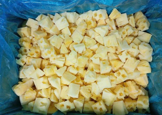 Frozen Queen Pineapple Tidbits (1/8 & 1/12 cut size) - Image 3