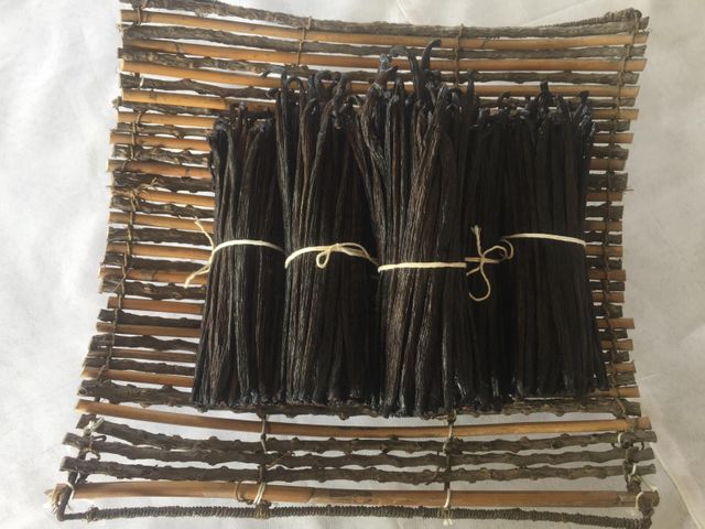 RENDAH TAHITENSIS GOURMET Dried Vanilla Beans Premium Quality Indonesian Hot Selling 20-22 CM Vanilla Pods Reasonable Best Price – product photo 2, product detail gallery
