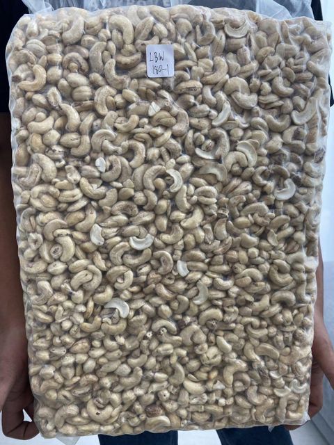 High Quality Cashew Nuts Available For Sale Form Other Organic Yes Origin kenya Degree of Processing Natural - Image 1