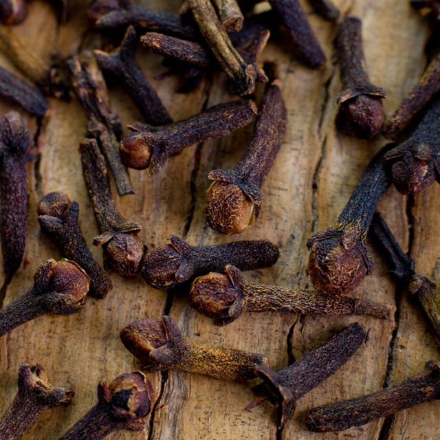 100% Pure Whole Natural Dried Cloves Spice for Food & Beverage Bulk Wholesale - Image 4