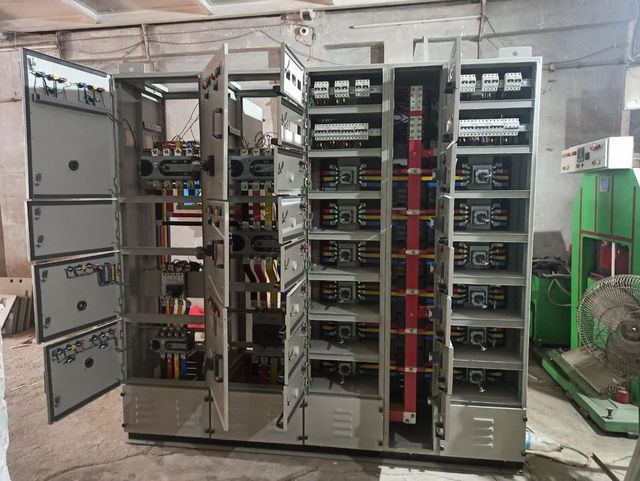 LT Distribution Box Power 100 Brand KDE IP Rating 42 Phase Three Phase Material CRC SHEET Rated Voltage 415 V Connection Type 6 - Image 3