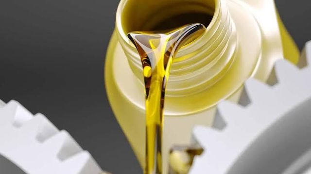 Light Cycle Oil — precision lubrication for peak performance. - Image 3