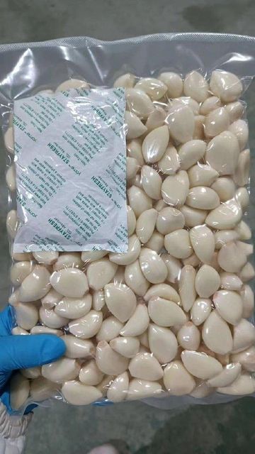 Frozen peeled garlic Specification Peeled Place of Origin Vietnam Shelf Life 24 Months, 24 months Storage Temperature -18 Degrees Celsius - Image 2