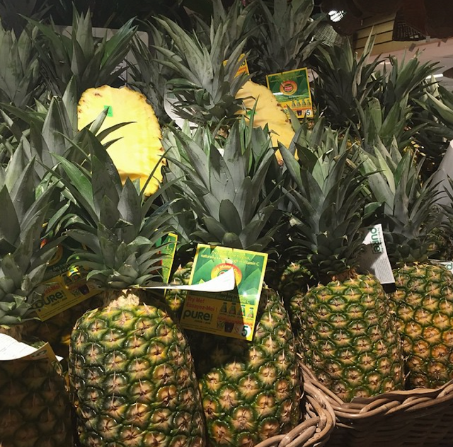 DEL MONTE Gold Pineapples Sweet Fresh Pineapples High Juice Content 15kg Cartons Sweet Pineapples On Sale - Image 3