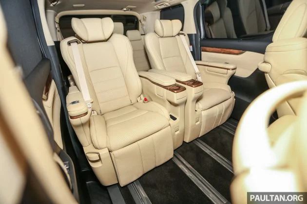 2025 TOYOTA ALPHARD 2.5L HYBRID EXECUTIVE LOUNGE IN-LINE 4-CYLINDER GASOLINE - Image 4