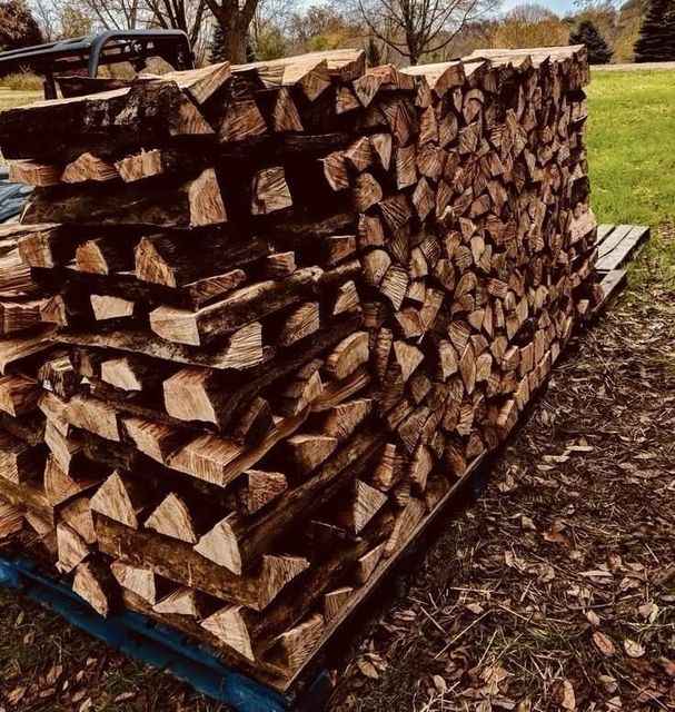 Seasoned Hardwood Energy Resource With Oak Firewood Prepared For Heating Using Air Dried Processing - Image 3