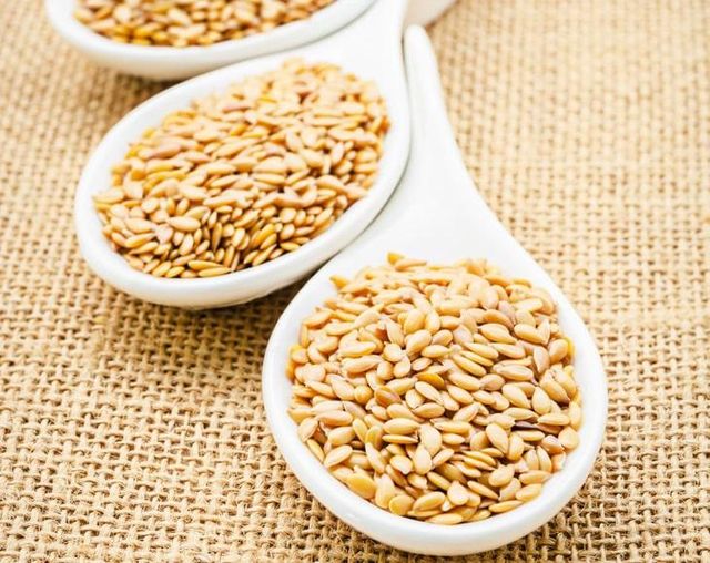 Organic Whole Golden Flax Seeds - Image 2