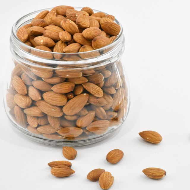 Natural Dried California Almonds Fresh Almonds Ideal For Smoothies Salads And Healthy Baking Wholesale Bulk Supply - Image 3