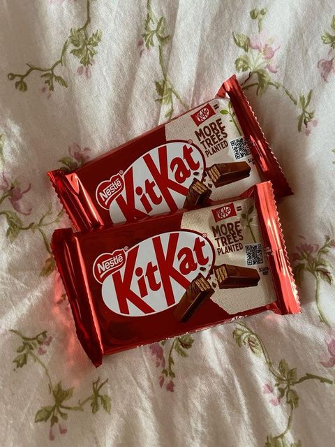 Classic KitKat 17g Crunchy Milk Chocolate Wafer Excellent Quality Wholesale Price Best Seller For Retail Outlets - Image 1