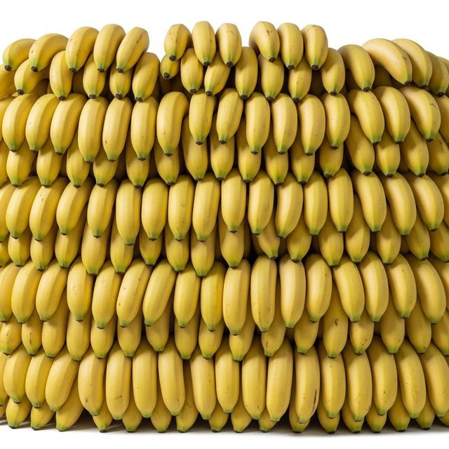 Fresh Banana Rich In Natural Energy And Essential Nutrients For Fresh Produce Importers And Retail Supply - Image 1