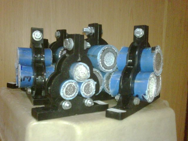 Trefoil Cable Clamps Rms Value 40 Ka Peak Value 100 Ka For 1 Second Voltage Range 1.1 Kv To 132 Kv Installation Environment Indoor Or - Image 1
