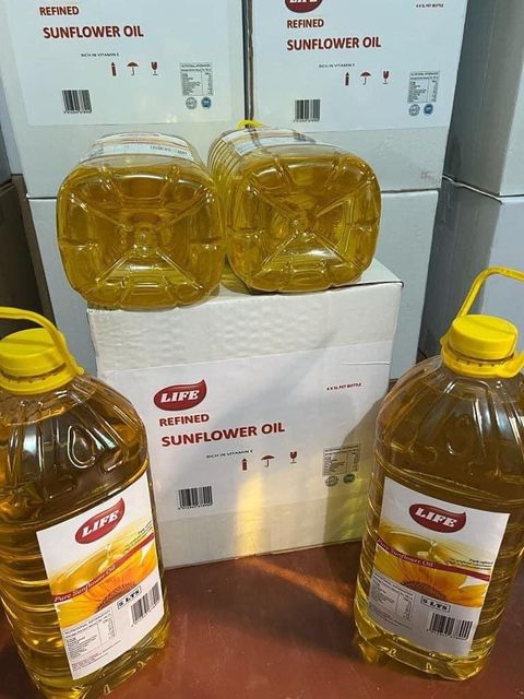 Natural Refined Sunflower Oil Premium Edible Oil Light Clean Oil for Cooking Food Processing and Daily Meals - Image 3