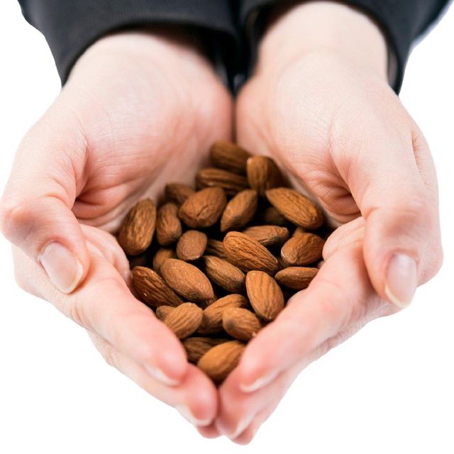 Organic Harvested Raw Almond Nuts Bulk Packaged With Clean Sorting And Secure Export Cases International Food - Image 4
