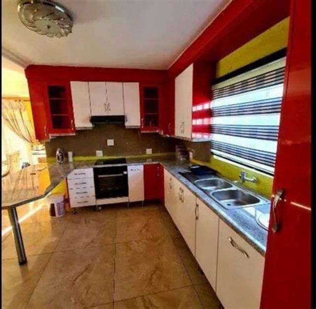 Modular Kitchen Service Colour Brown Material Wooden Appearance Modern Finish Type Lacquer Pattern Design Plain Kitchen Shape - Image 1