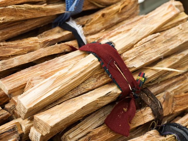 Premium Quality Kindling Firewood Dry And Clean Burning Ideal For Fast Ignition Strong Flame And Reliable Fire Start Perfect For Fireplace Stove Outdoor Fire Use Buy Now Fast Delivery - Image 4