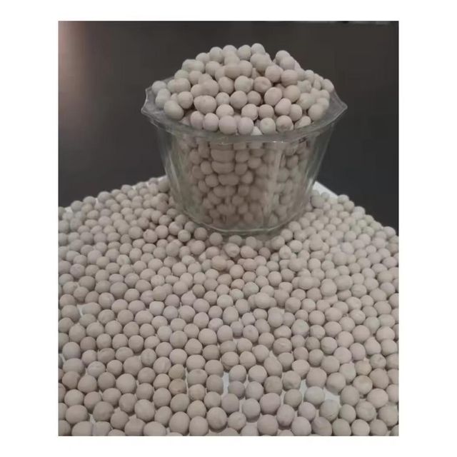 Export Grade White Peas With Low Moisture Content And High Purity For Long Term Storage And Transport - Image 1