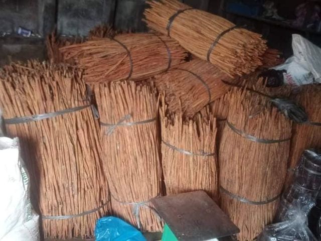 Buy pure cinnamom online-powder and sticks at Best price Grade AA Texture sticks,powder Shelf Life 12-24 months Place of Origin - Image 3
