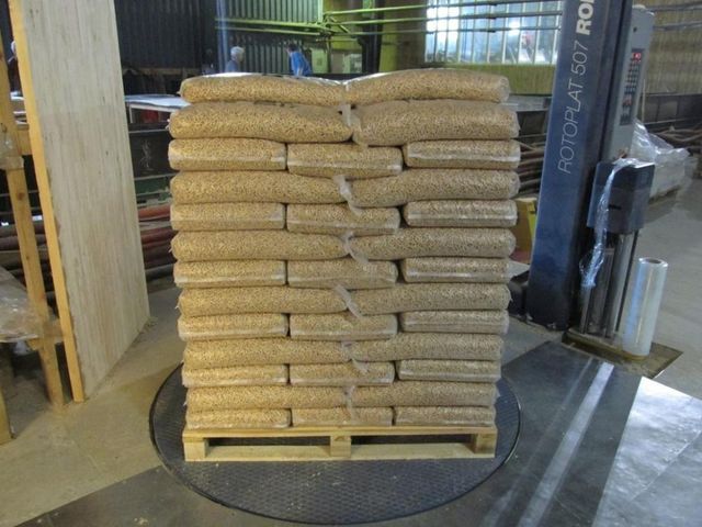 Wood Pellets for Sale Clean and Efficient Fuel for Heating Stoves with Low Emissions and High Performance - Image 4