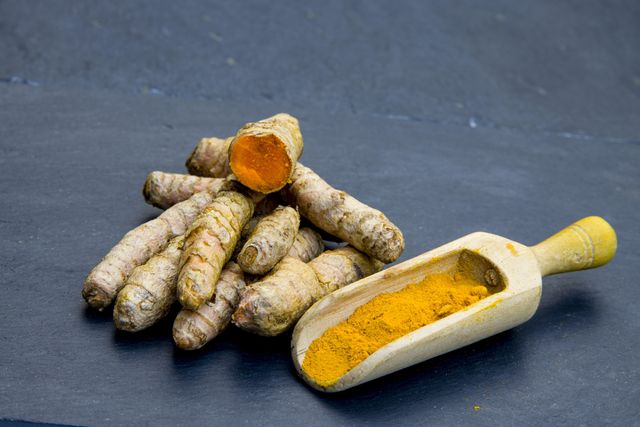 Turmeric (Whole Dried & Powder) – Premium Export Quality - Image 3