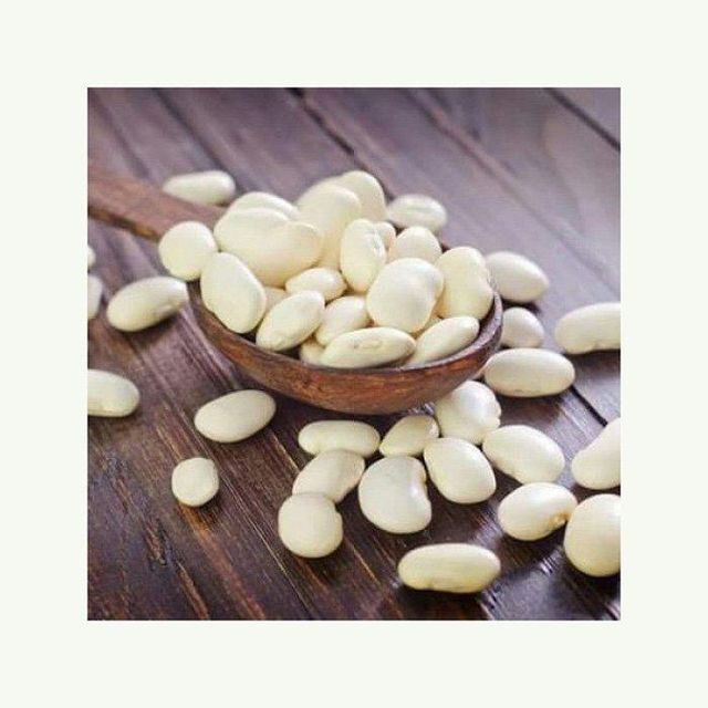 fresh whole white beans for cooking soups chili salads and traditional dishes natural beans rich in protein fiber vitamins and minerals ideal for healthy diets vegetarian recipes and everyday meal preparation - Image 1