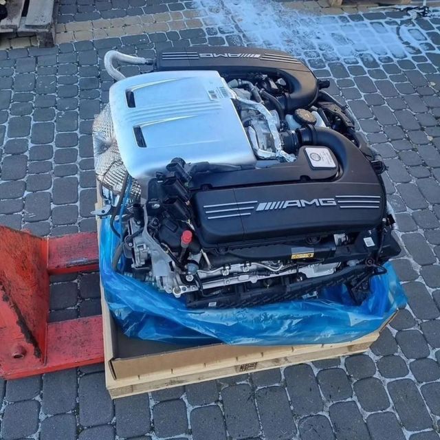 Brand New Mercedes-AMG M177 4.0L V8 BiTurbo Engine - Image 4