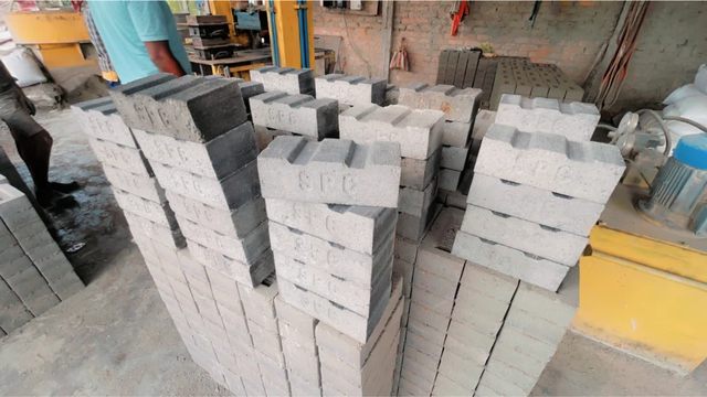 Fly Ash Bricks Finish Smooth Strength Superior Durability Durable Size 9 × 4.5 × 3 Inches Material Fly Ash And Cement Eco Friendliness - Image 4