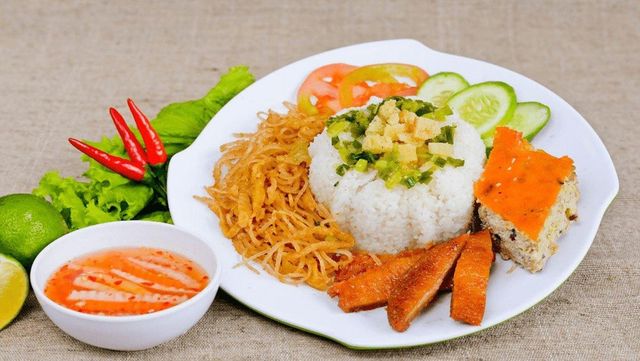 Fragrant broken rice, Features Organic Packaging Size > 25 kg Place of Origin Vietnam Variety Short-Grain - Image 2