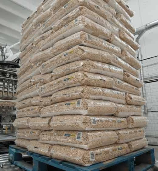 Pure Wood Pellets 15kg Bag - Image 1