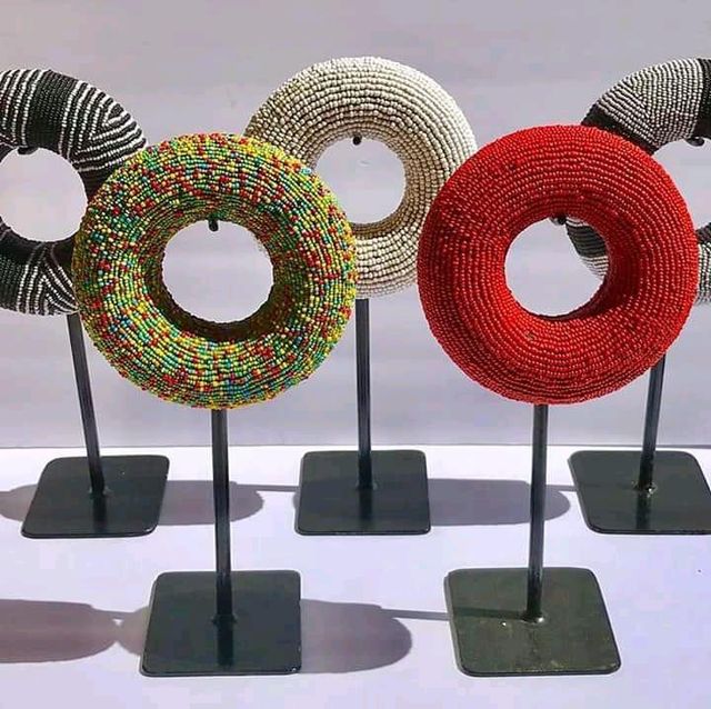 Decorative Primitive Handicrafts Tikar Diameter 30 Cm Technique Artisanal Design Style Primitive Accessories Metal Stand - Image 2