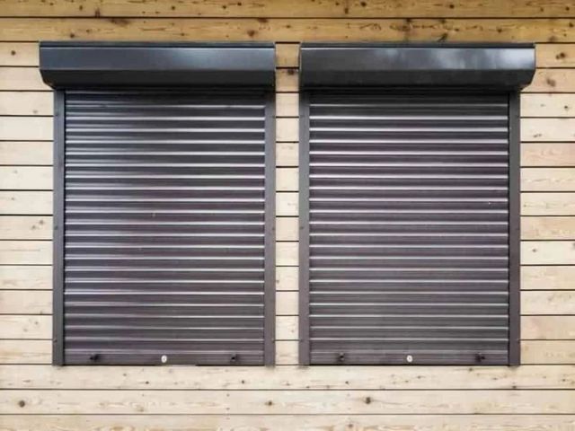 Mild Steel Manual Rolling Shutter Height 15 Feet Material Mild Steel Shutter Type Galvalume Features Motoric and Normal Control Components Key - Image 1