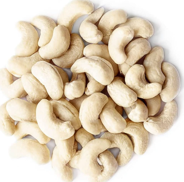 Ready to Ship in Bulk High Standard Raw Organic a Grade Premium Quality Dried Cashew Nuts Ready to Eat - Image 1