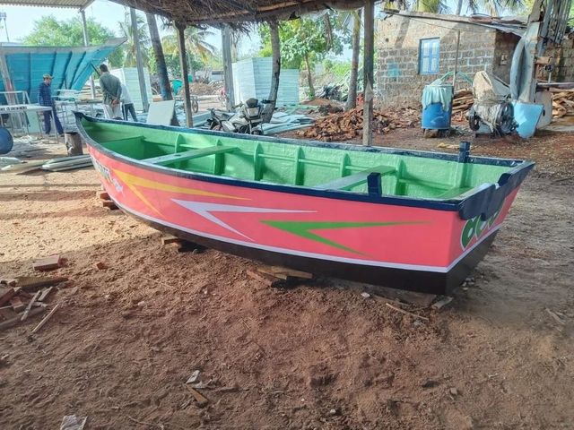 Petrol Frp Fishing Boats Height 3 Feet Length 16 Feet Width 5.6 Feet Power Source - Image 8