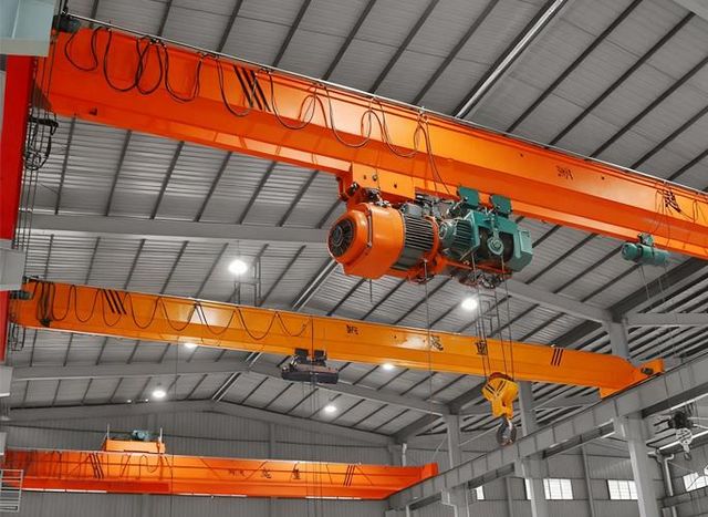 Indoor Single Beam 5 Ton Bridge Overhead Crane with Hoist - Image 1