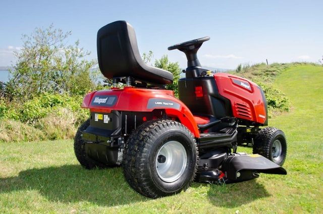Heavy Duty SCH Tractor And Mowers With Efficient Rotary Cutting System For Agricultural Use - Image 4