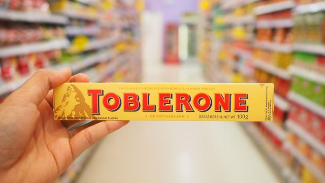 100% Good Premium Toblerone Chocolate Milk Swiss Bar With Honey Almond Nougat Imported Quality Ideal For Gift Box Party Celebration And Sweet Enjoyment Use - Image 5
