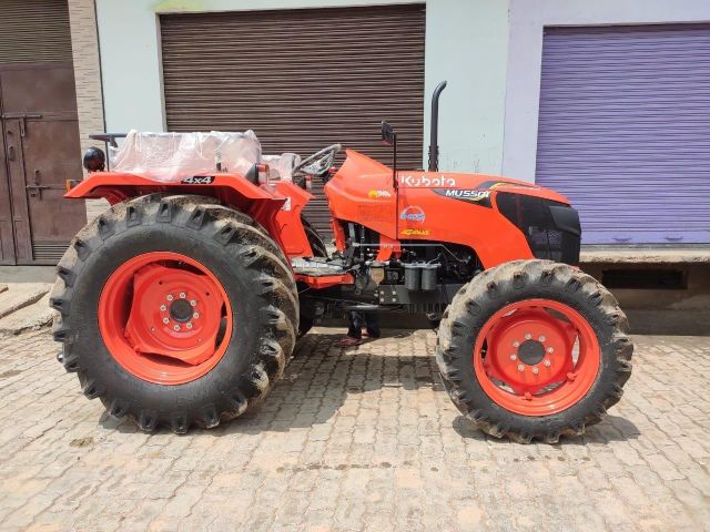 Premium Quality Kubota MU5501 4WD Tractor Wholesale Trade - Image 3