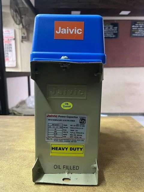 2 Power Factor Capacitor, Surface Mount Terminals 2 Tolerance 20% Material Aluminum Usage/Application Power Mounting Type Surface - Image 3